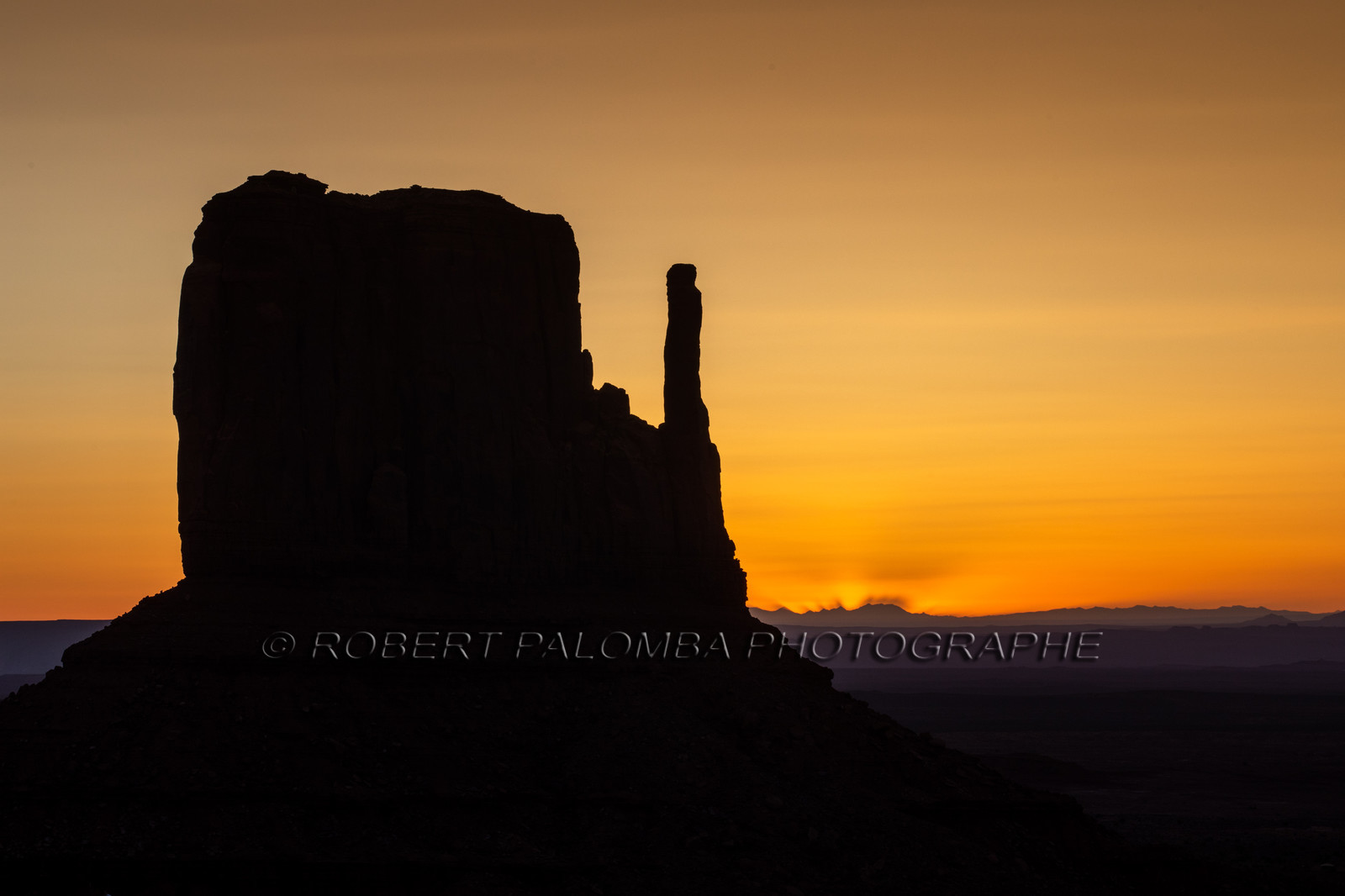 Lever de soleil sur Monument Valley