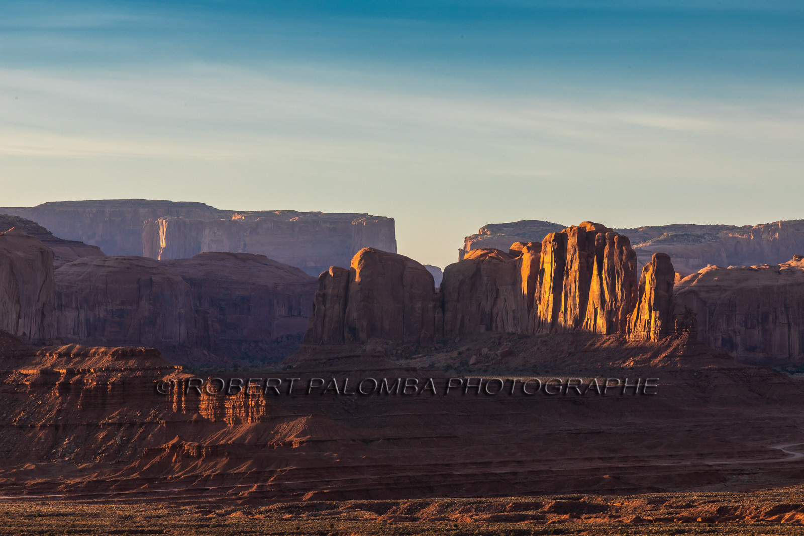 Lever de soleil sur Monument Valley